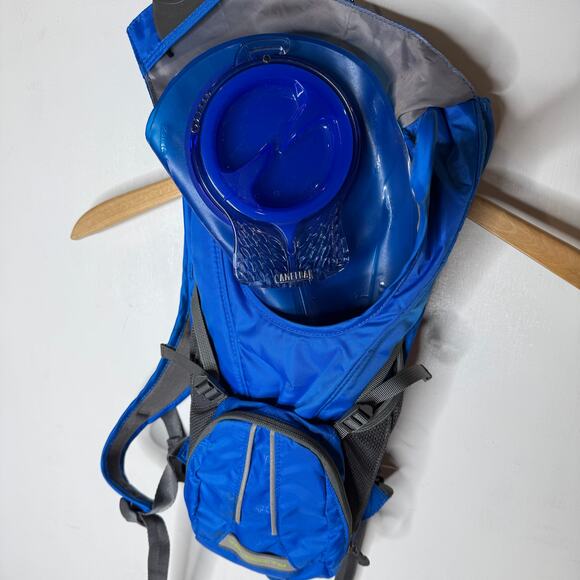 CAMELBACK Kids Backpack - Picture 2 of 3